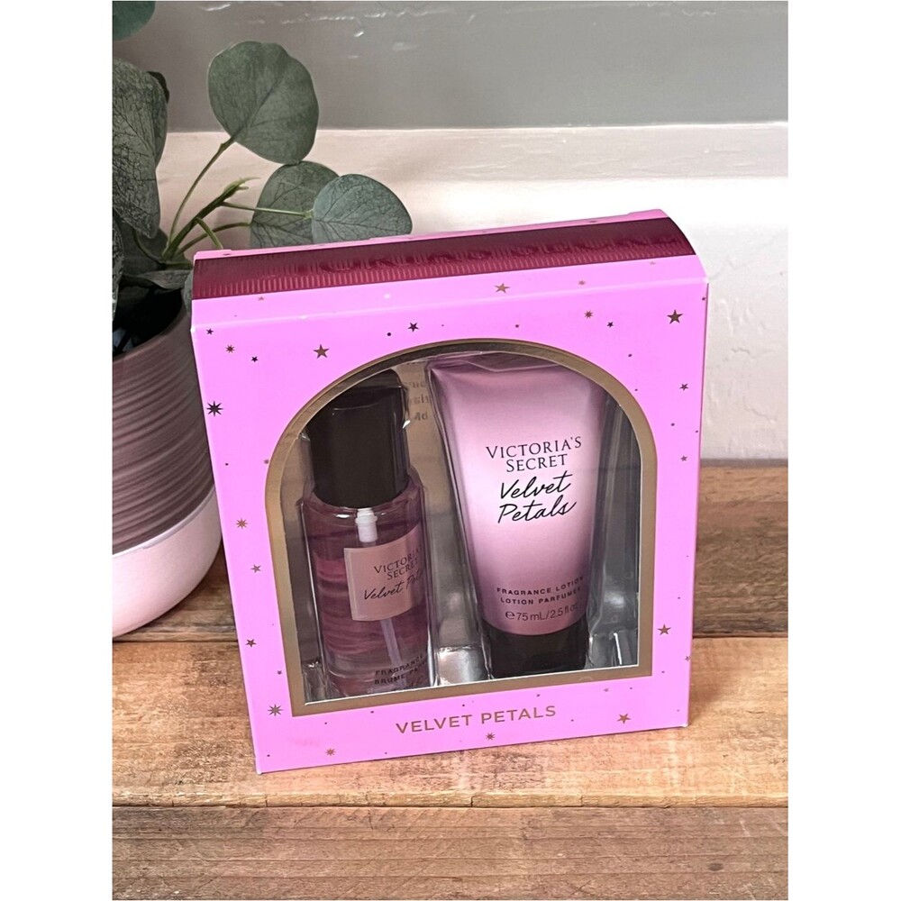 NIB Victoria's Secret Velvet Petals Mini Mist & Lotion Gift Set